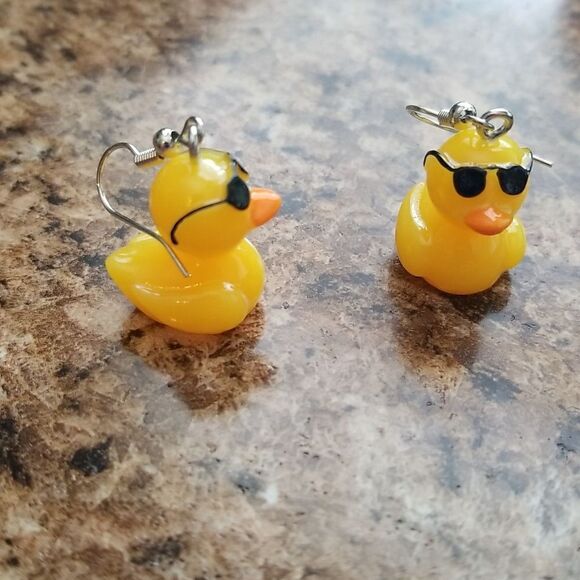 Rubber Ducky design dangle earrings - Picture 7 of 9